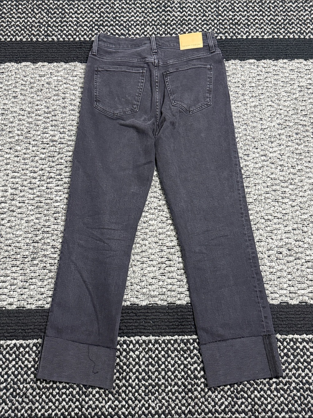 Denim Forum Arlo Hi Rise Cuff Straight Leg Jeans Sz 28 Washed Black Classic - Picture 2 of 9
